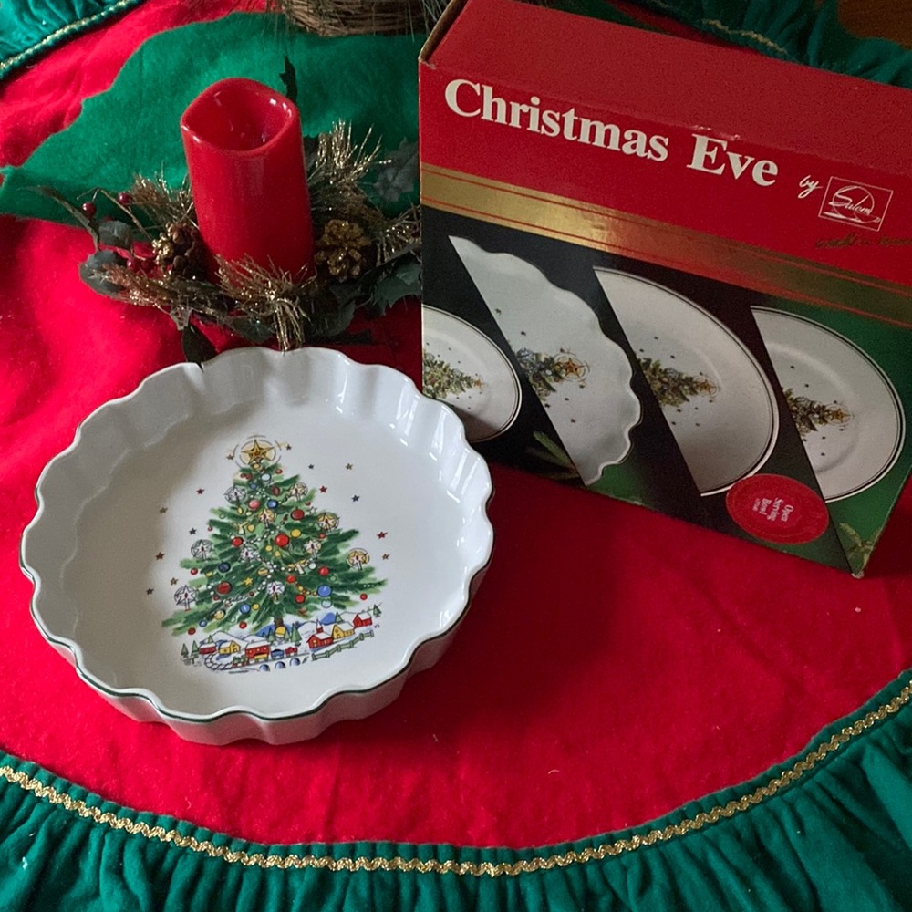 Salem's Fine China Serving Bowl